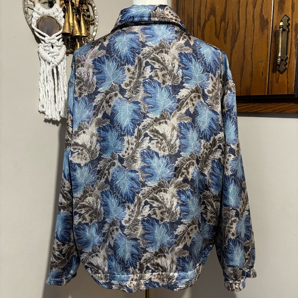 Stunt Sports Silk Jacket Size Medium Floral Abstract Print Detail Blue Grey - Picture 7 of 10